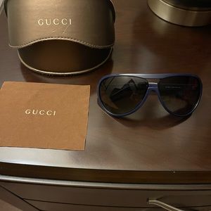 Unisex Gucci aviator glasses in navy blue Authentic from Gucci store